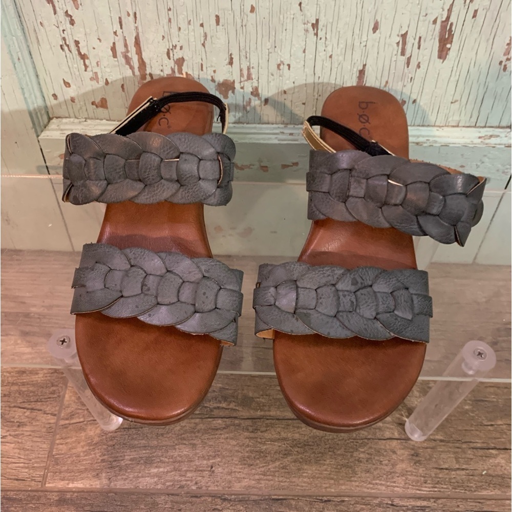 Women’s B.O.C. grey leather platform sandals with adjustable ankle strap